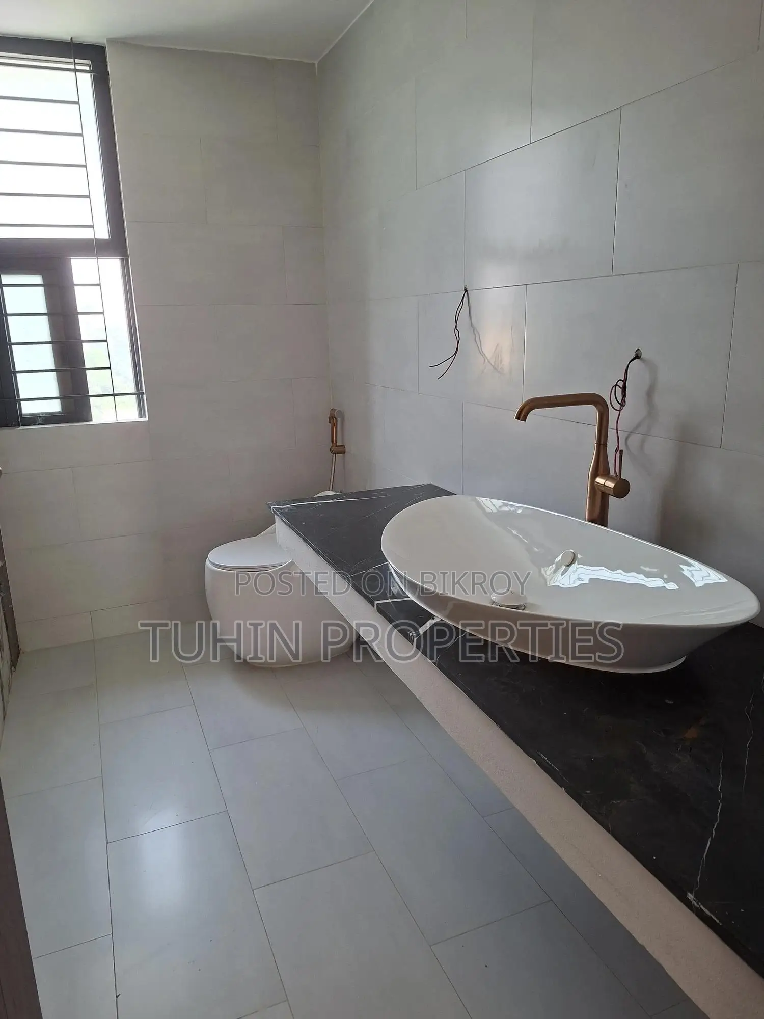 4bdrm Apartment in Gulshan for Sale