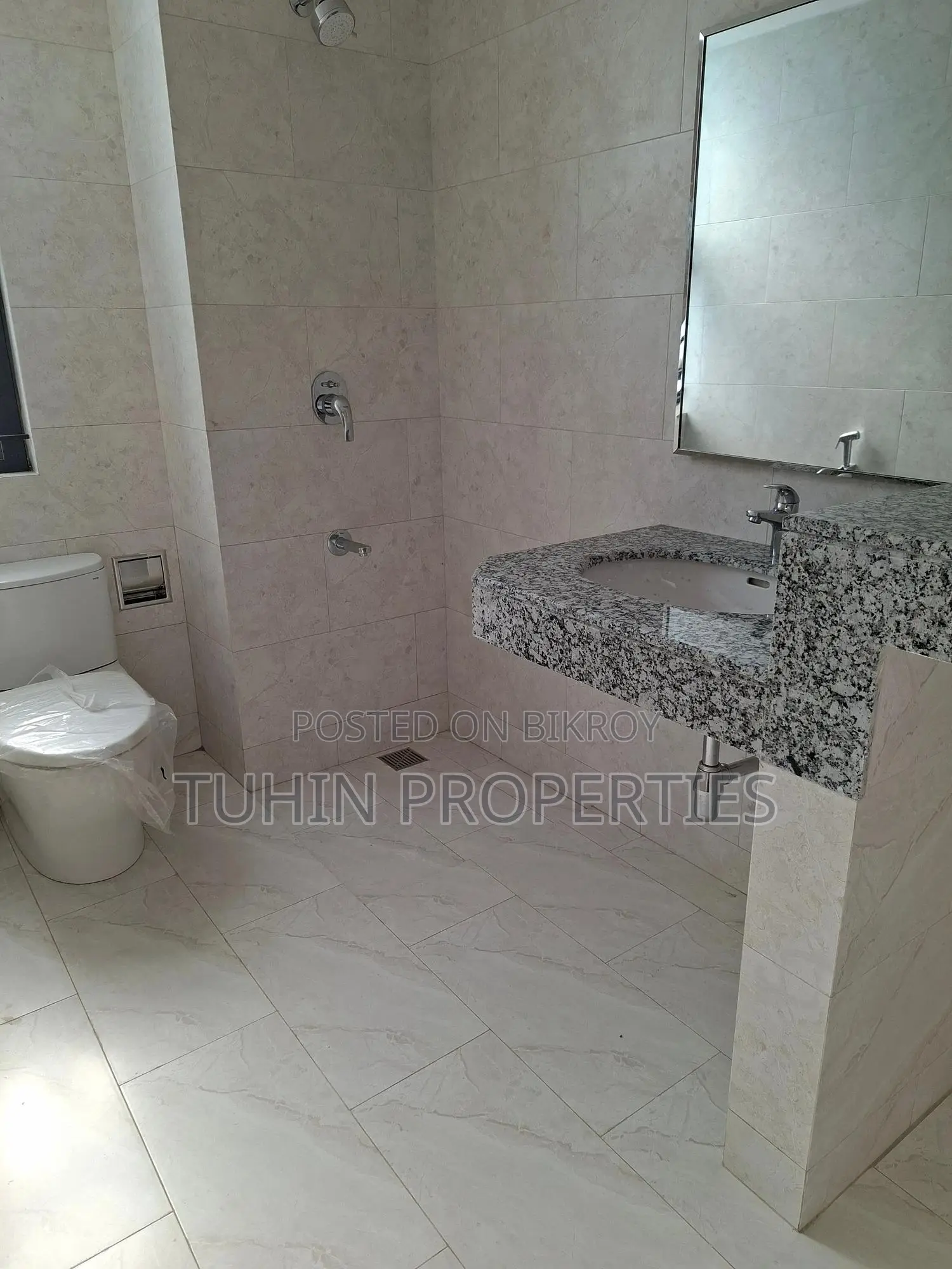 4bdrm Apartment in Gulshan for Sale