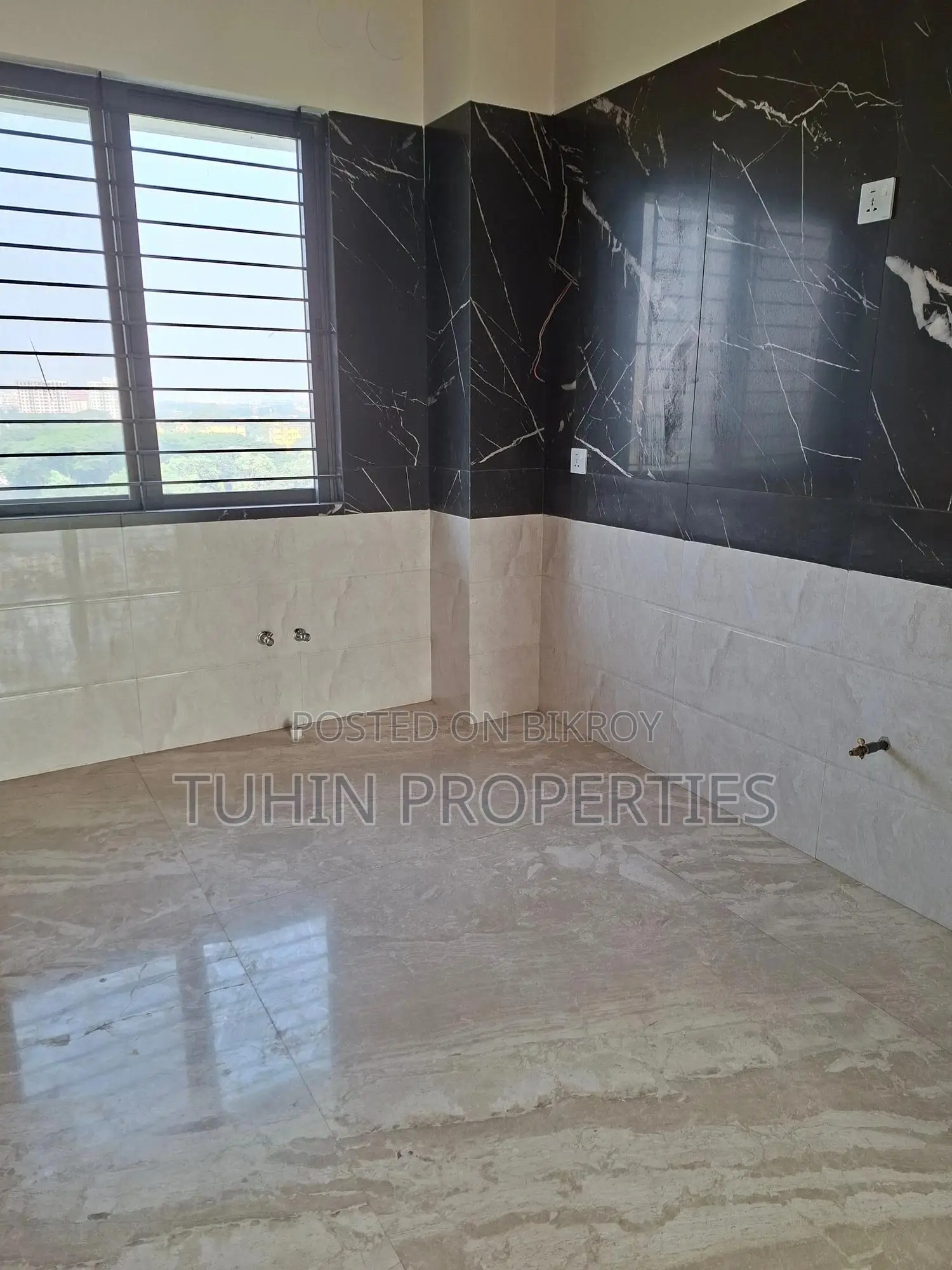 4bdrm Apartment in Gulshan for Sale