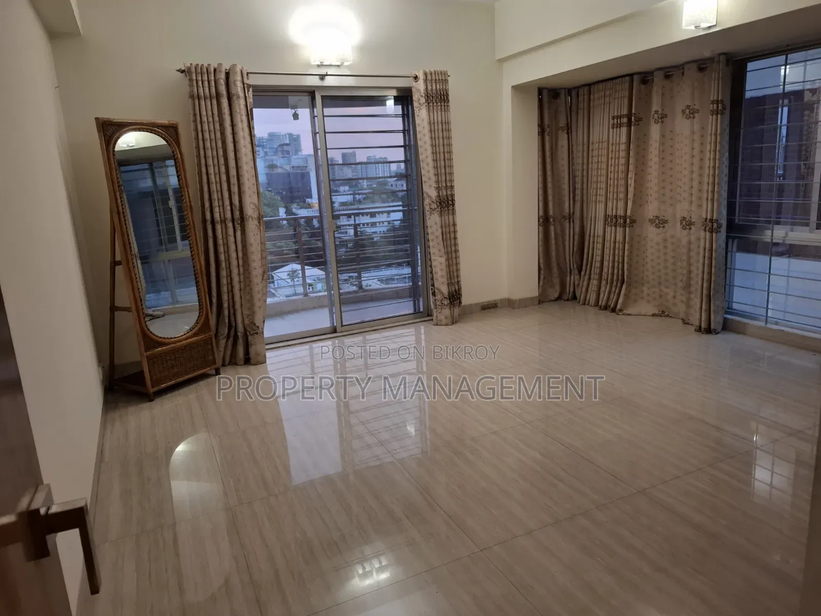 গুলশানের নাভানাতে ৪ বেডরুমের ফার্নিশড অ্যাপার্টমেন্ট ভাড়া হবে