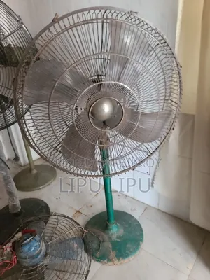 Stand Fan কাজে লাগে না। তাই বিক্রি করব
