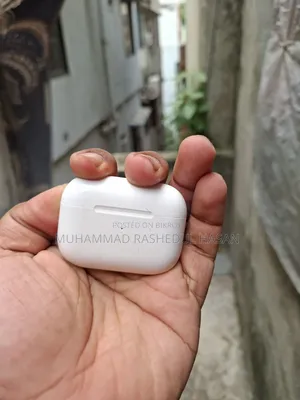Apple Airpods Pro (2nd Generation) Magsafe Charging Case