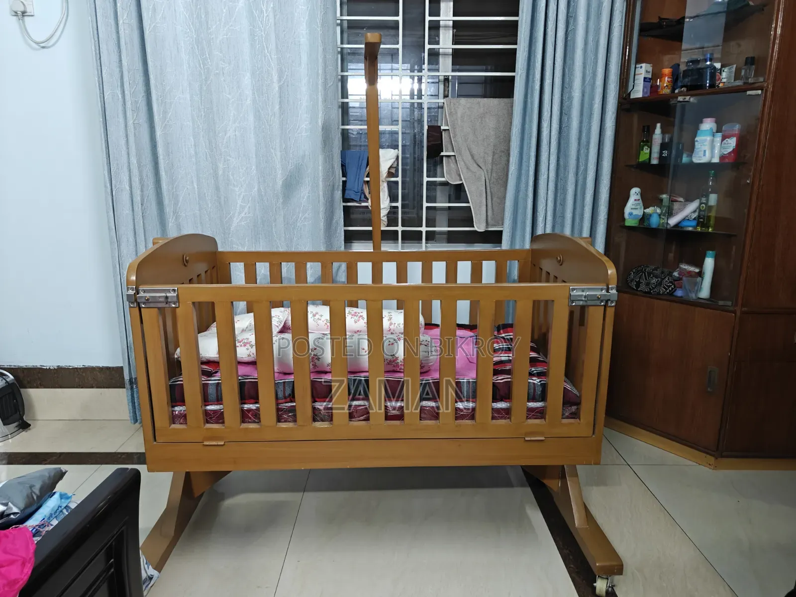 Baby Swinging Crib