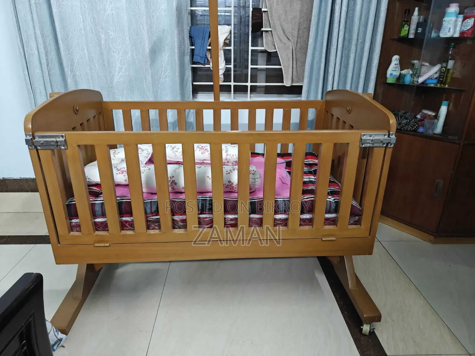 Baby Swinging Crib
