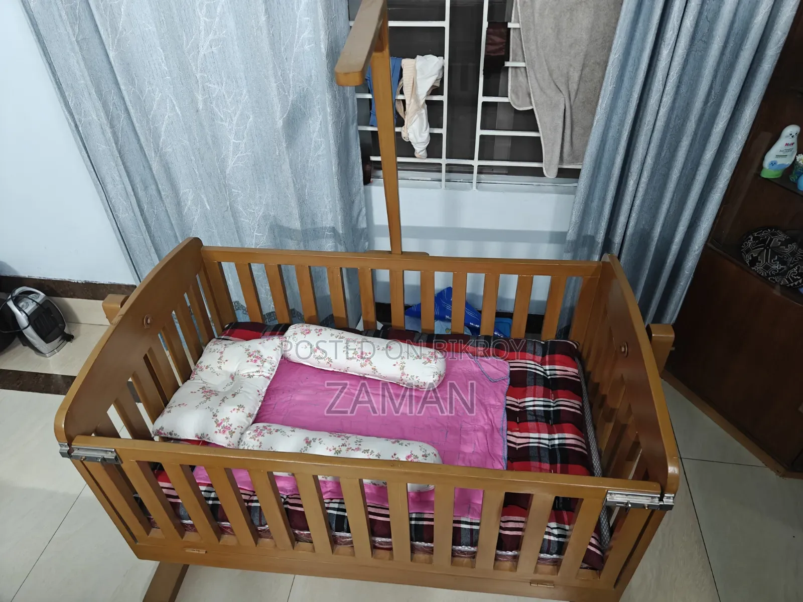 Baby Swinging Crib