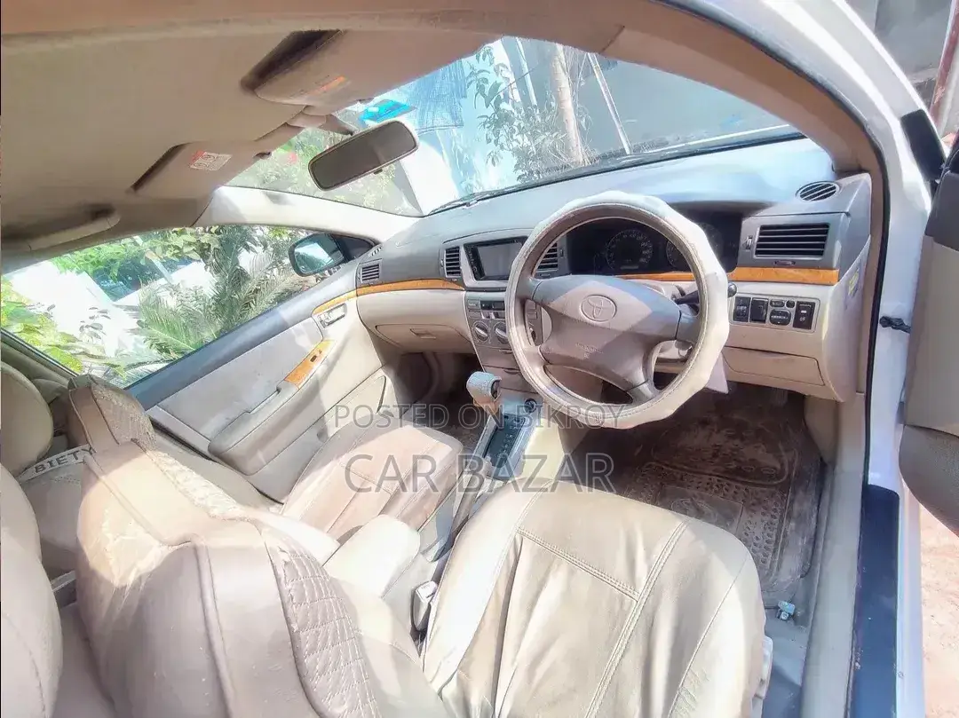 Toyota Corolla 2004 White