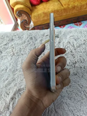Infinix Hot 30i 128 GB Yellow