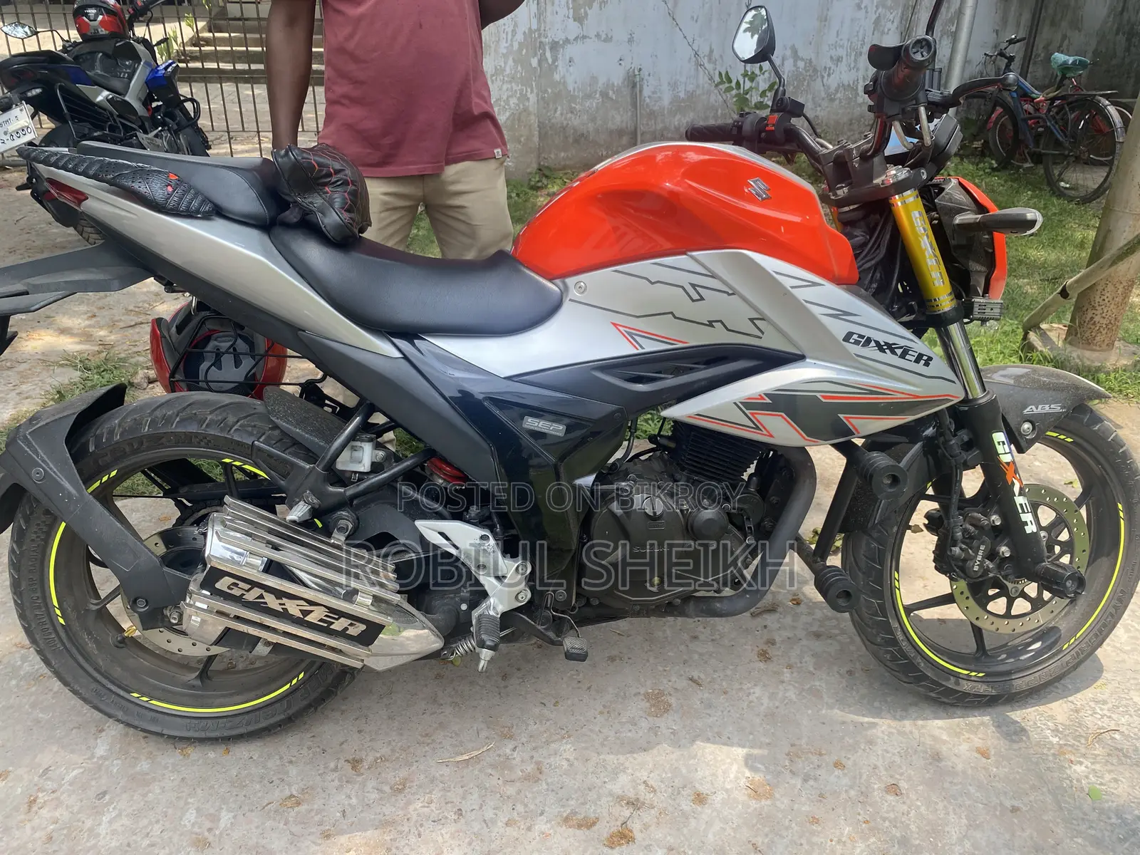Suzuki Gixxer Fi ABS 2024 Orange