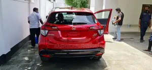 Honda Vezel 1.5 Hybrid 2WD 2017 Red