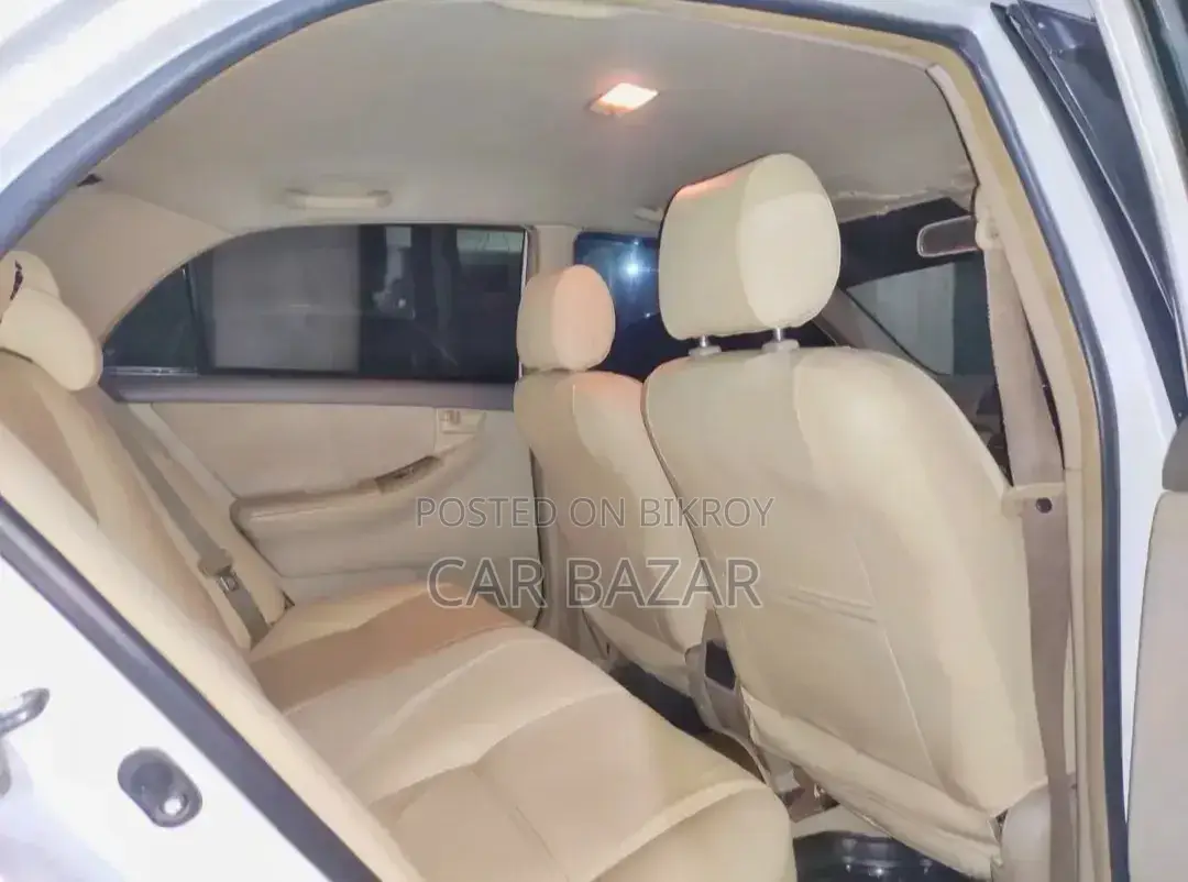 Toyota Corolla 2004 White