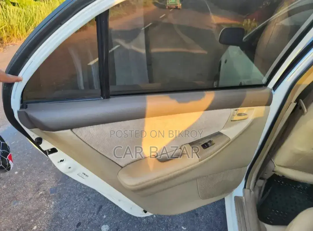 Toyota Corolla 2004 White