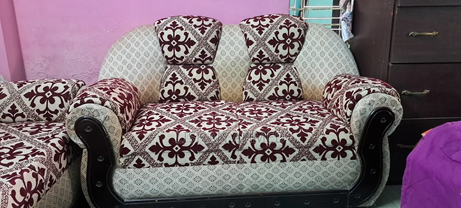 Attractive Sofa Set for Sale