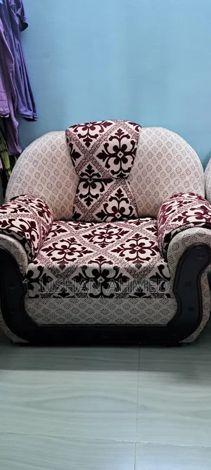 Attractive Sofa Set for Sale
