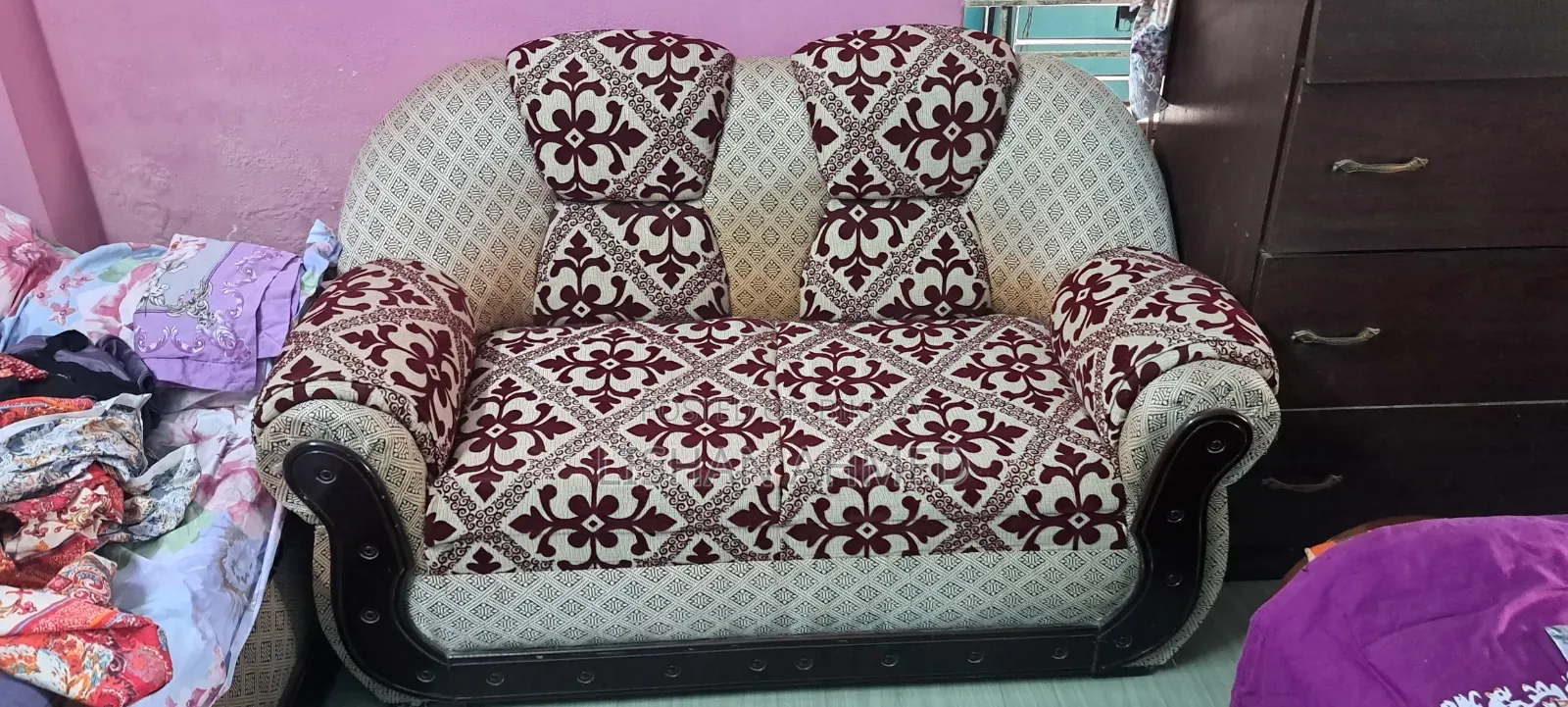 Attractive Sofa Set for Sale