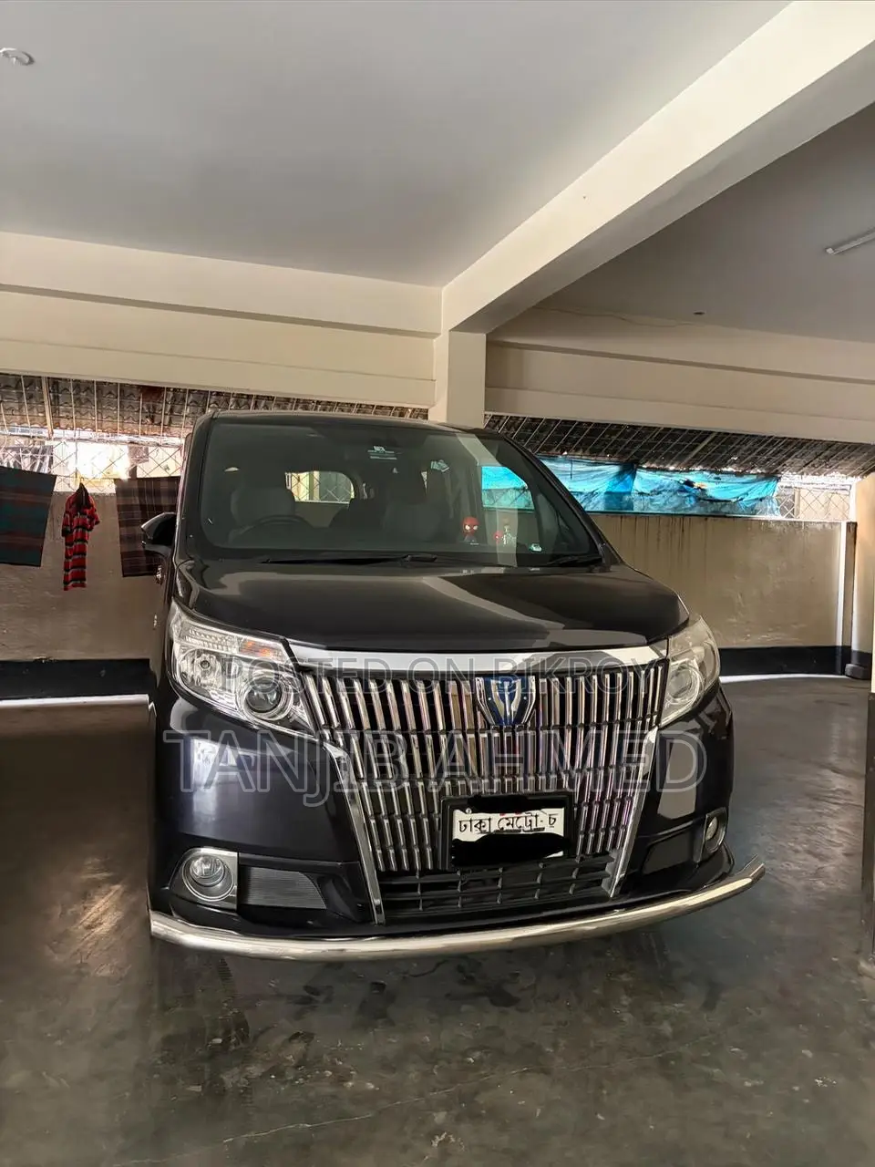 Toyota Esquire 1.8 FWD Hybrid (7 Seater) 2015
