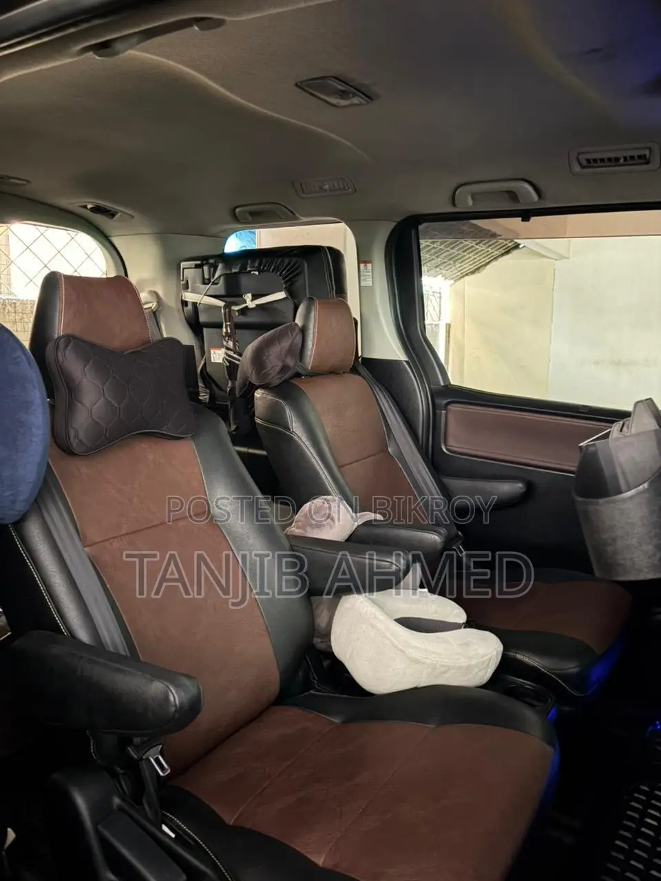 Toyota Esquire 1.8 FWD Hybrid (7 Seater) 2015