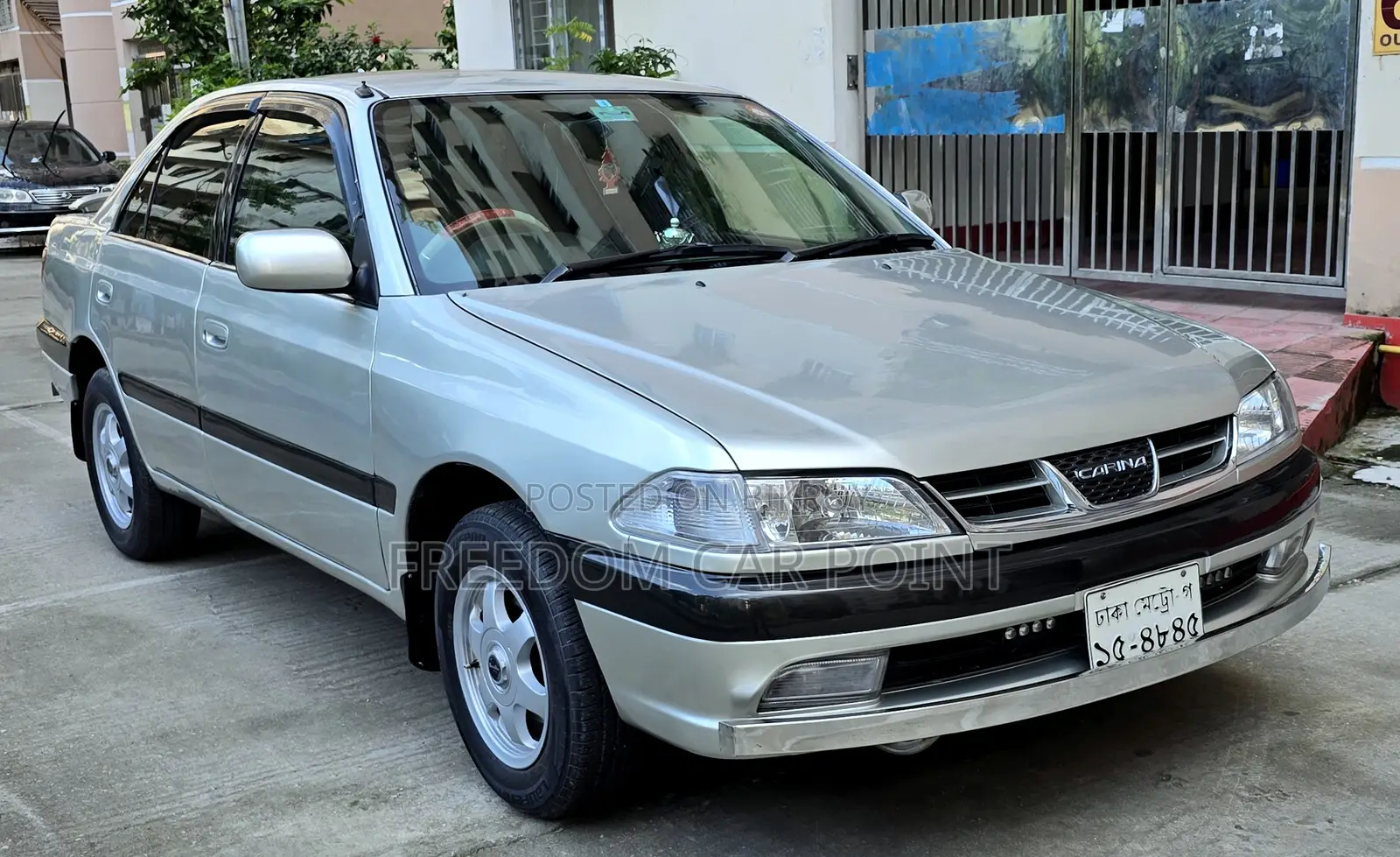 Toyota Carina 1.5 FWD Sedan 1998 সিলভার