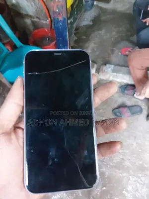 Apple iPhone 11 64 GB