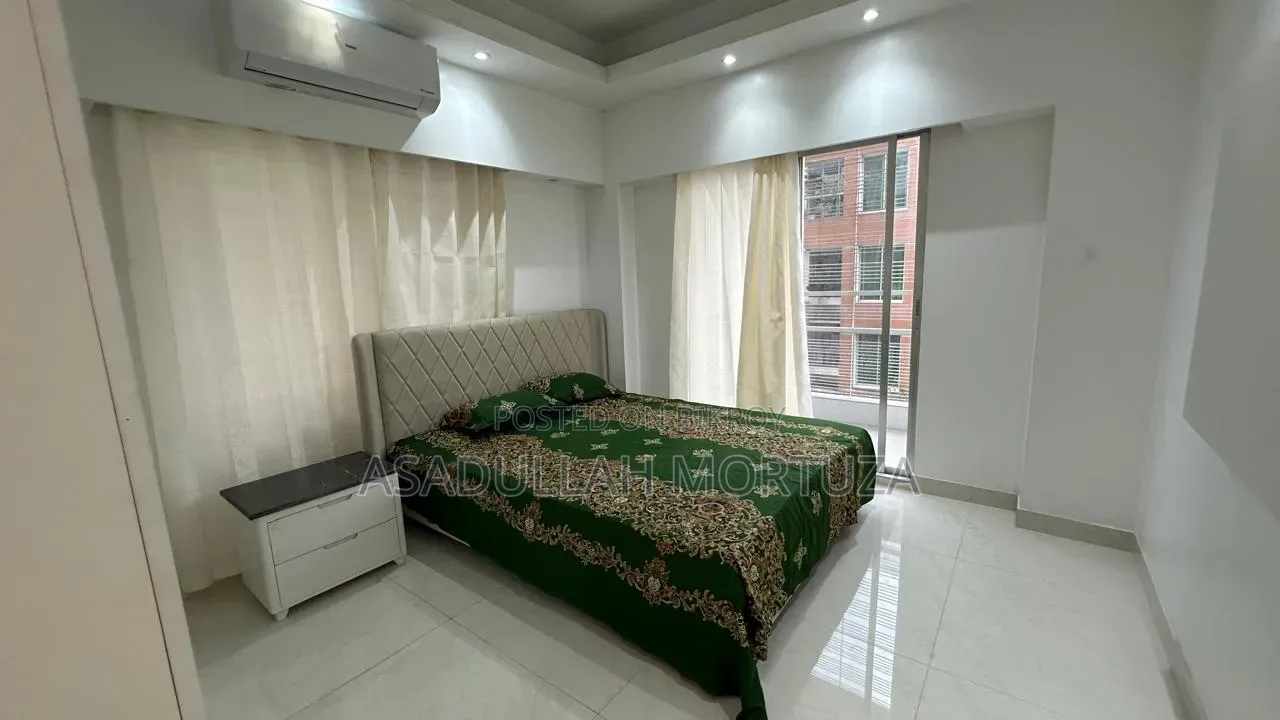 বসুন্ধরায় ৩ বেডরুমের ফার্নিশড অ্যাপার্টমেন্ট ভাড়া হবে