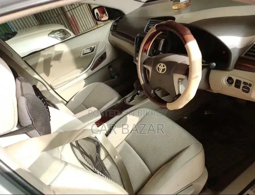 Toyota Premio 1.5 Front Wheel Drive 2010 Silver