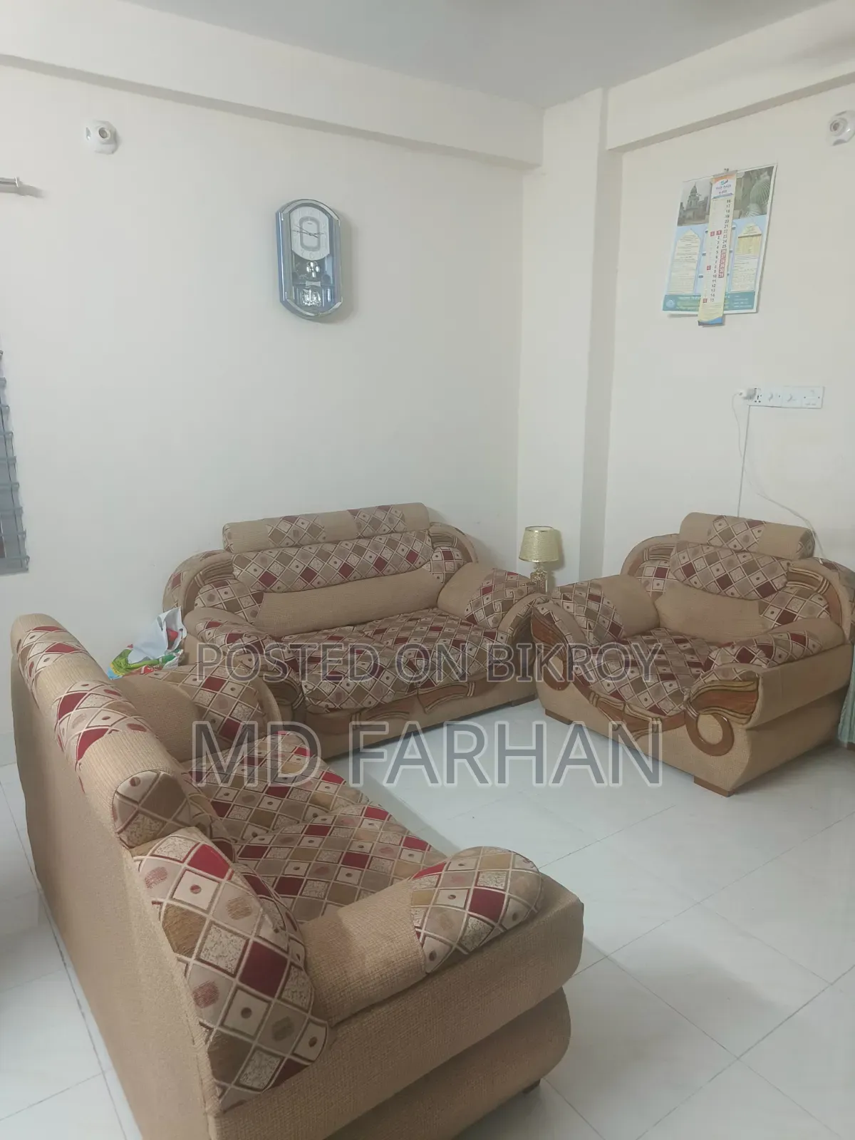 Beautiful sofa, need money so selling to buy a new one.