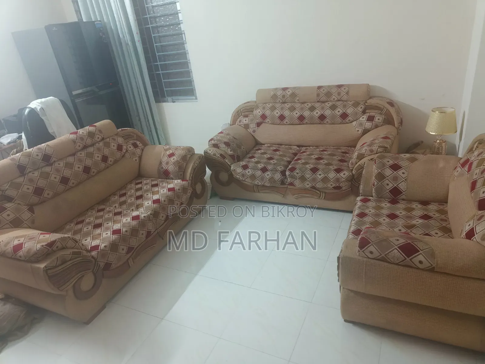 Beautiful sofa, need money so selling to buy a new one.