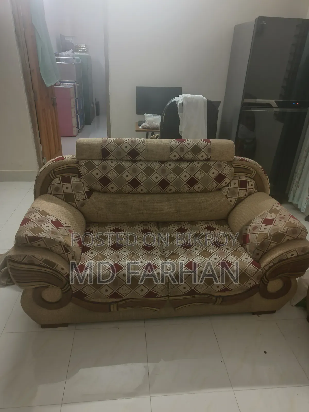 Beautiful sofa, need money so selling to buy a new one.