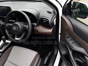Toyota Yaris Cross 1.5 Hybrid FWD 2021 পার্ল