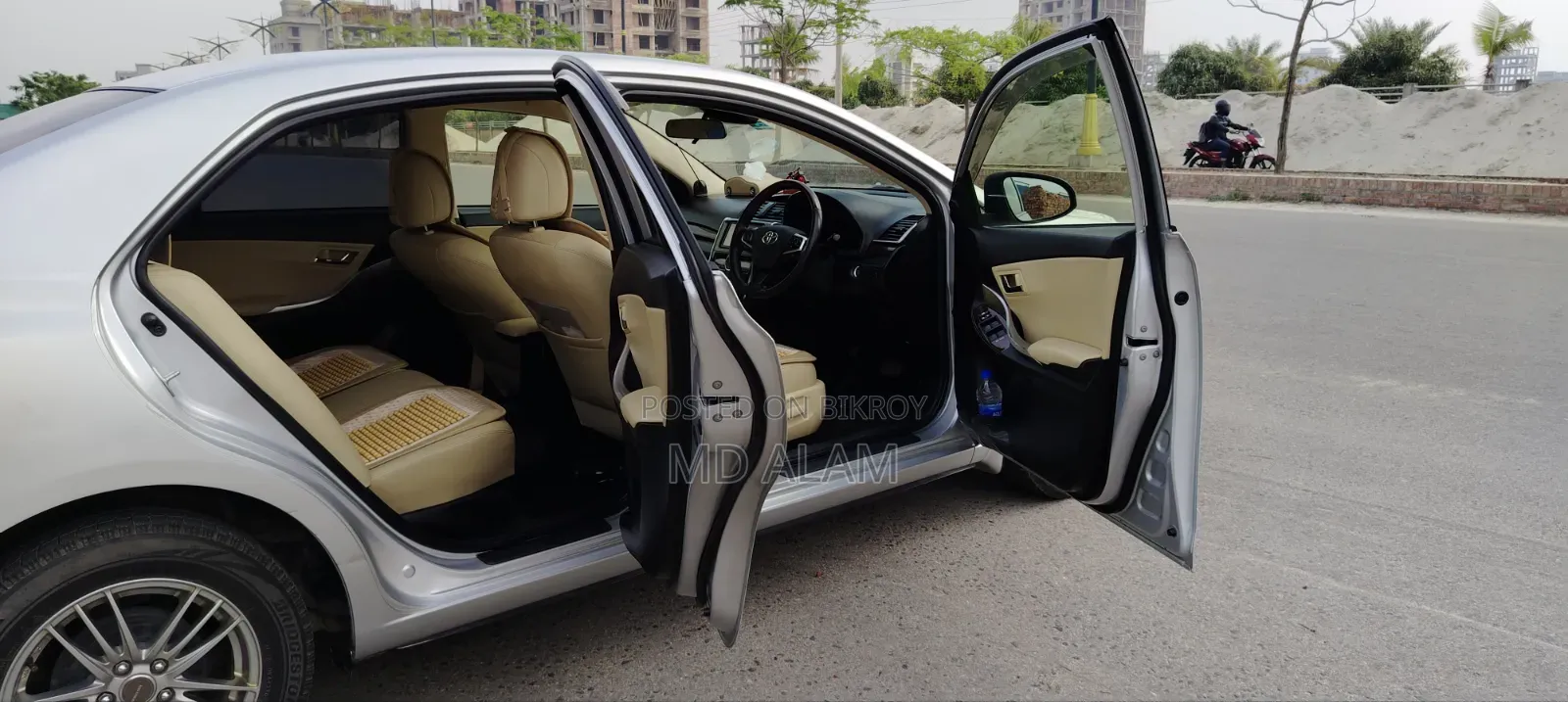 Toyota Premio 2018 Silver