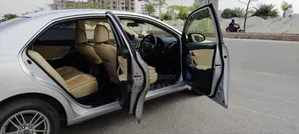 Toyota Premio 2018 Silver