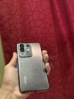 Vivo Y29 128 GB Bronze
