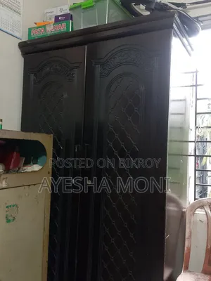 আলমারি বিক্রয় করবো ঘরে জায়গা কম তাই সেল করে দিব যারা নিতে চান নক দিন