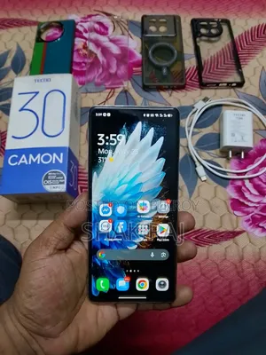 Tecno Camon 30 256 GB হোয়াইট