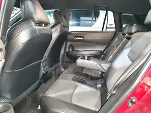 Toyota Corolla Cross 1.8 Hybrid AWD 2021 Red