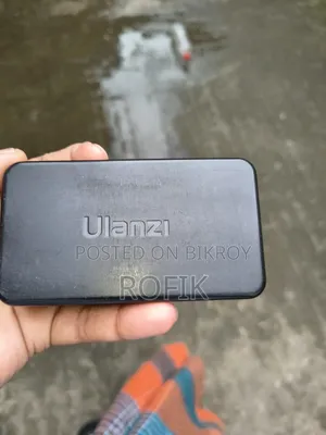 Ulanzi a 100