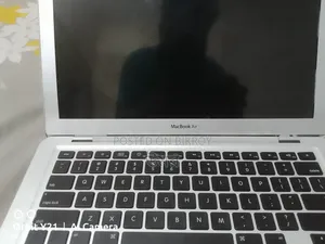 Laptop Apple MacBook 2009 4GB Intel Celeron SSD 512GB