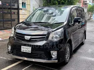 Toyota Noah 2010 Black