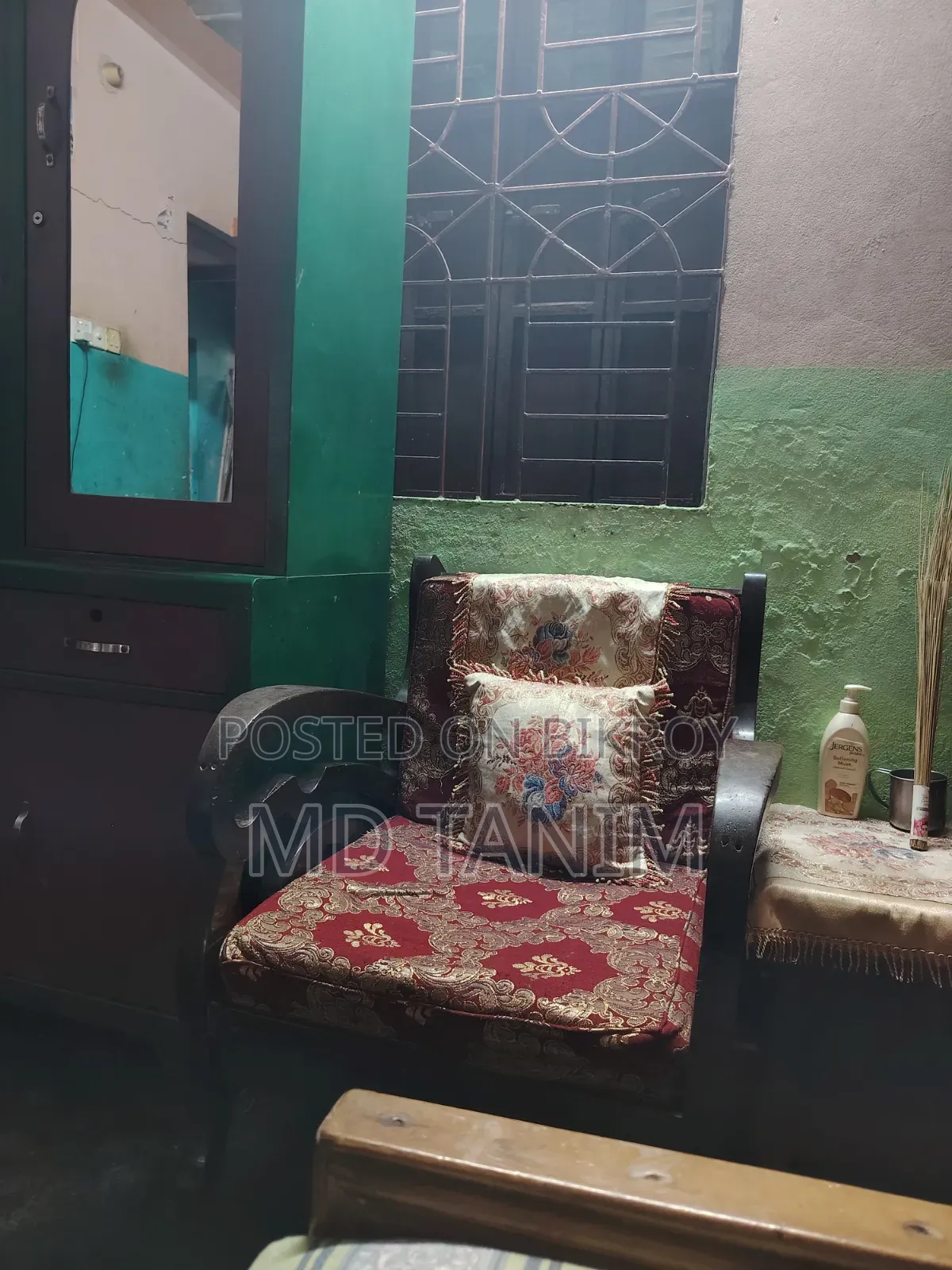 ব্যবহৃত সোফা সেট
