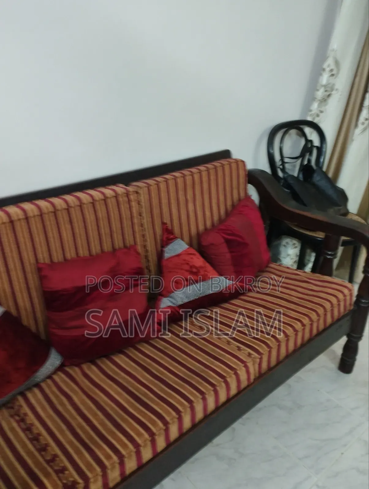 24-Leg Sofa