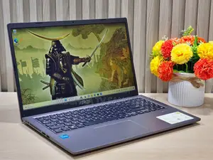 Asus Laptop 8GB AMD Ryzen 512GB SSD