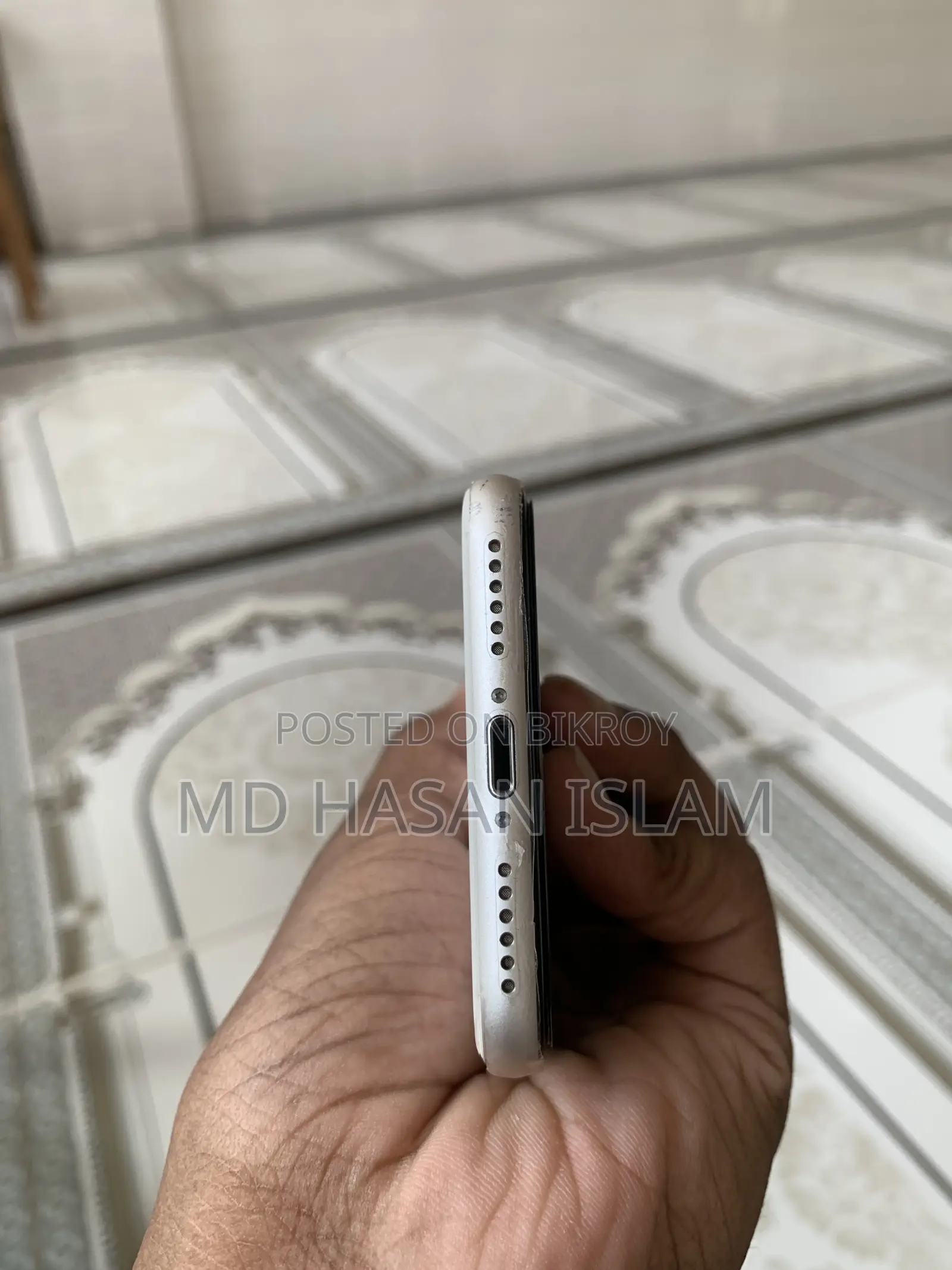 Apple iPhone SE 128 GB White