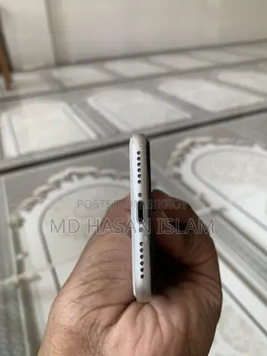 Apple iPhone SE 128 GB White
