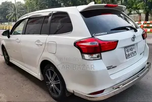 টয়োটা করোলা ফিল্ডার ১.৫ পেট্রোল অল হুইল ড্রাইভ ২০১৬ অফ হোয়াইট