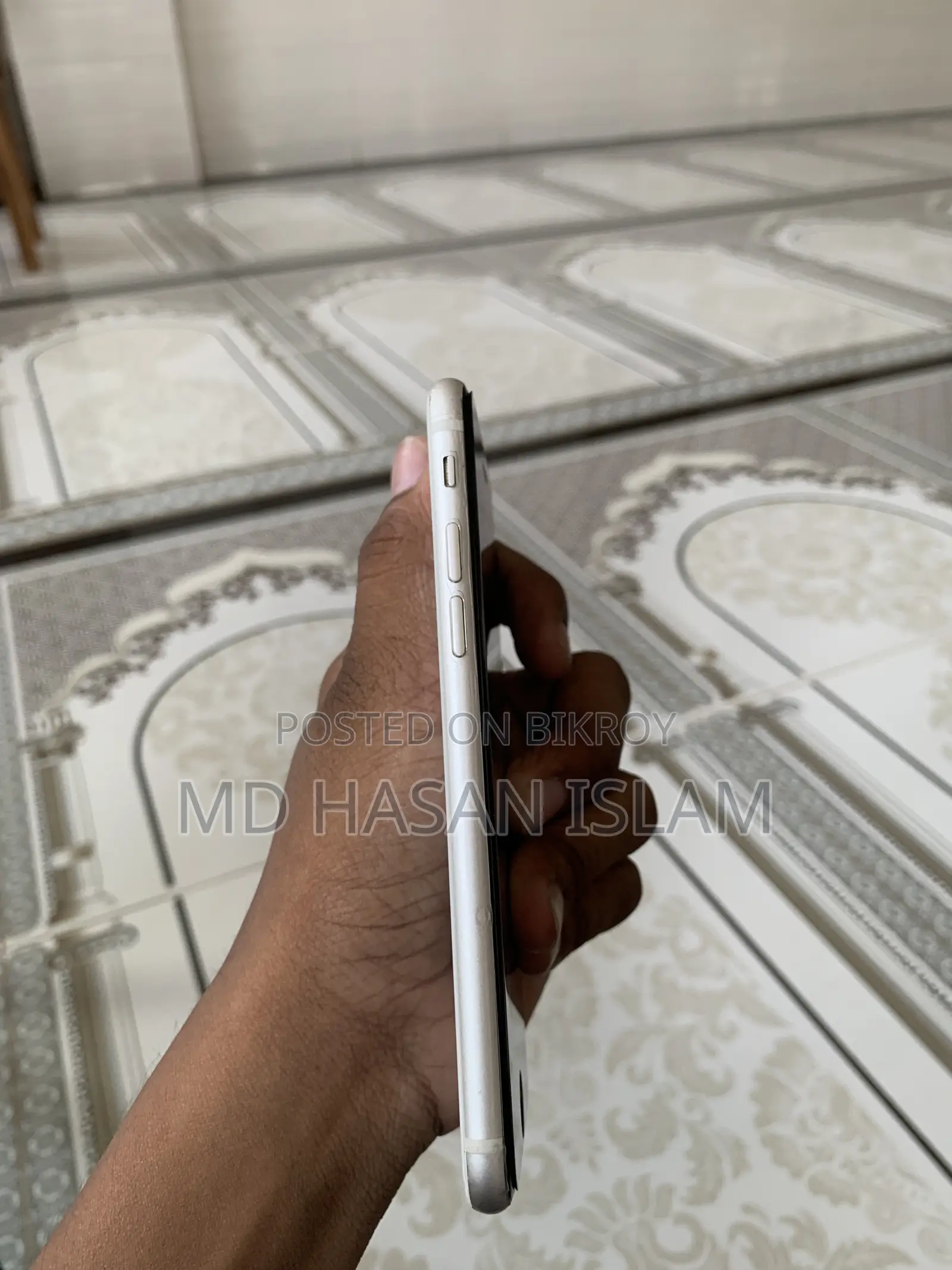 Apple iPhone SE 128 GB White