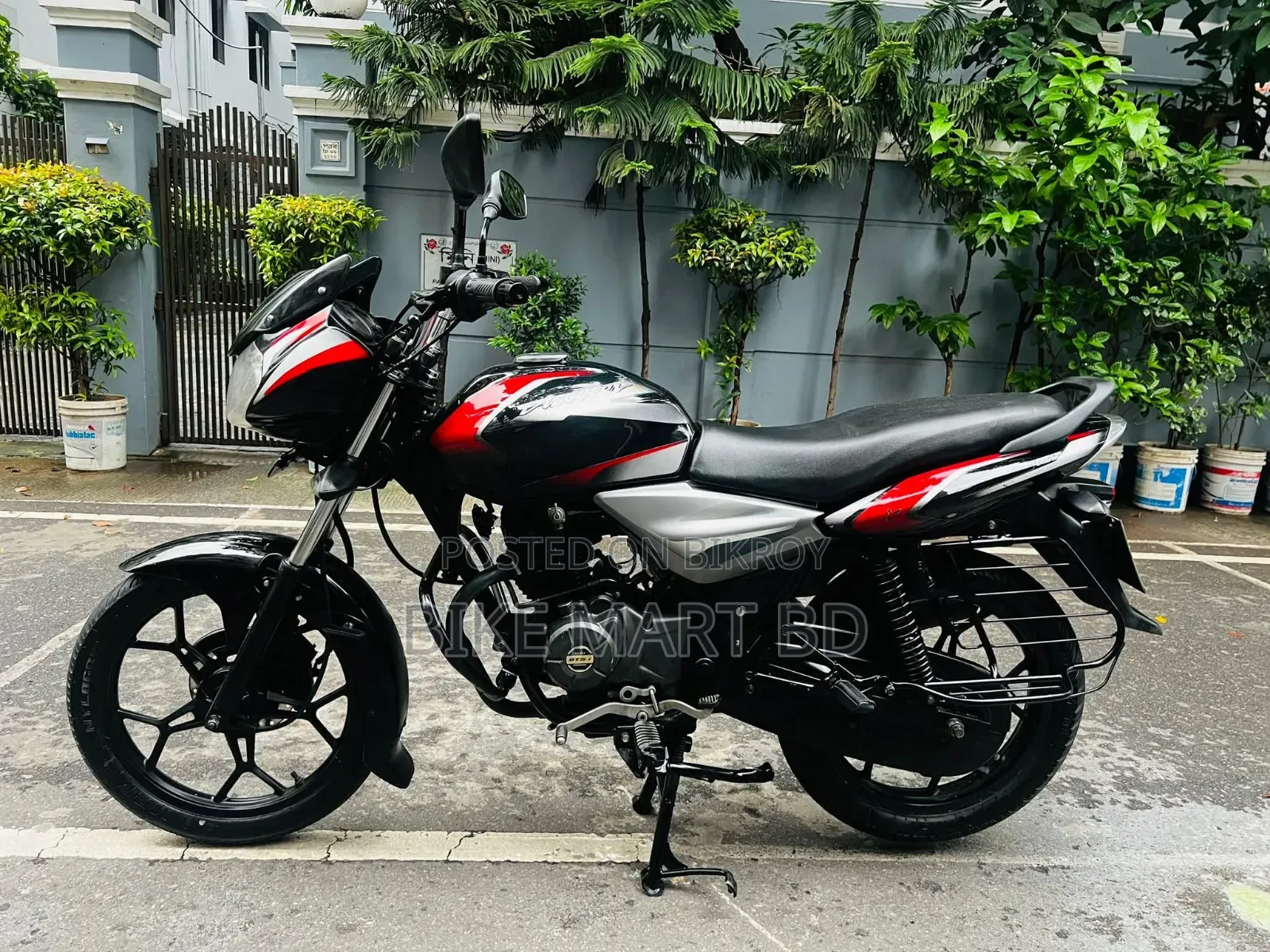 Bajaj Discover 125 2019 Black