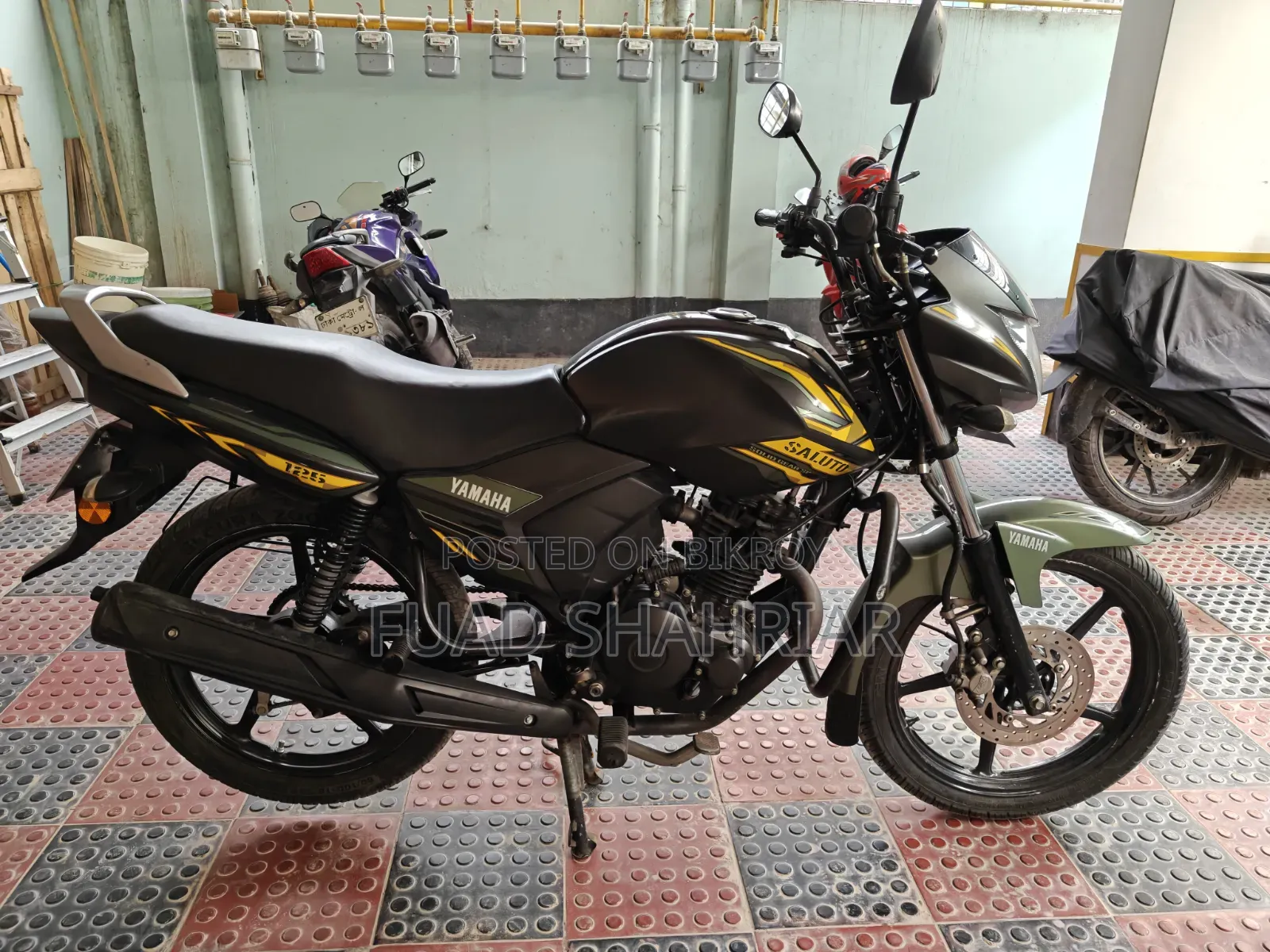 ইয়ামাহা ২০২১ গ্রে