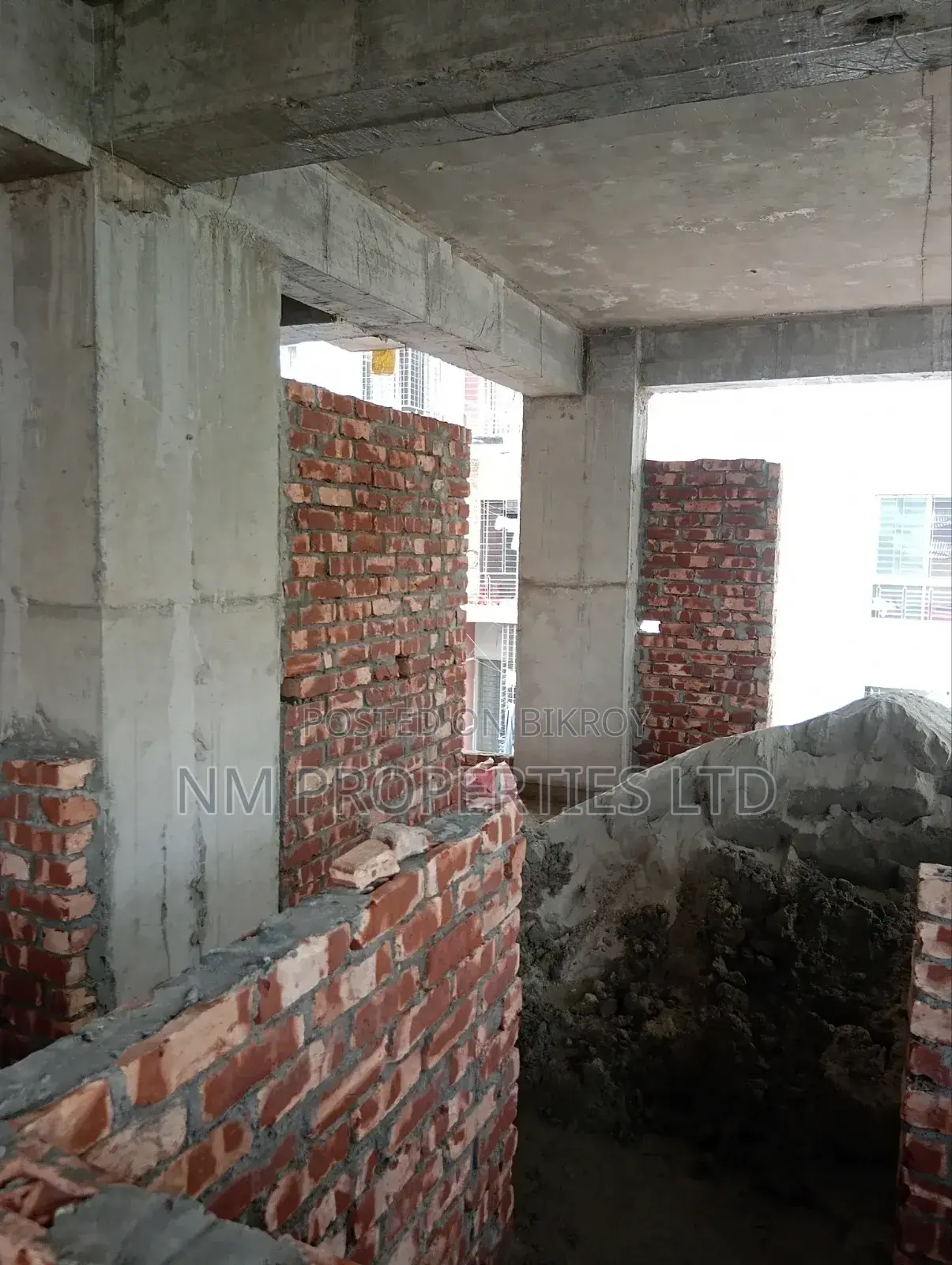 বারাক মোল্লা মোড়, ৬০ ফিট রোডে ফার্নিশড ৩ বেডরুমের অ্যাপার্টমেন্ট বিক্রয় হবে