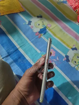 Vivo V7 32 GB Gold