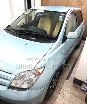 Toyota IST 2004 Green