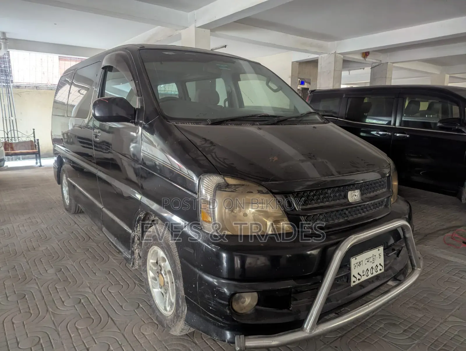Toyota HiAce 2002 Black